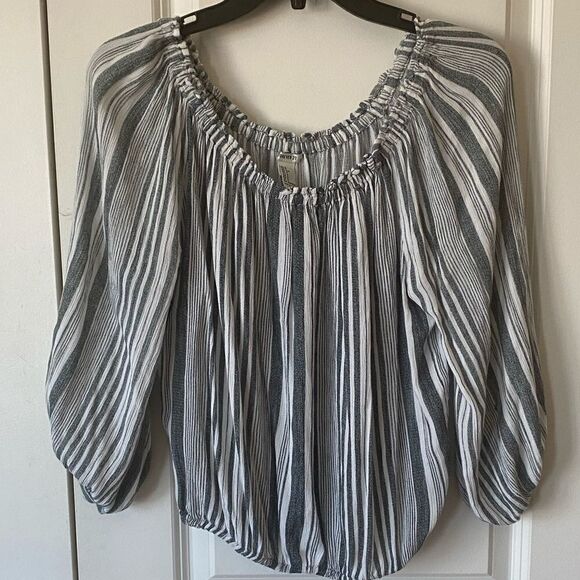 Forever 21 striped off shoulder long sleeve  top - Picture 1 of 5